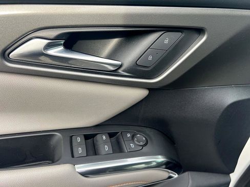 Used 2024 Chevrolet Traverse LT image 20