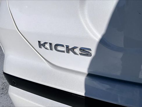 Used 2024 Nissan Kicks SR w/ SR Premium Package image 31