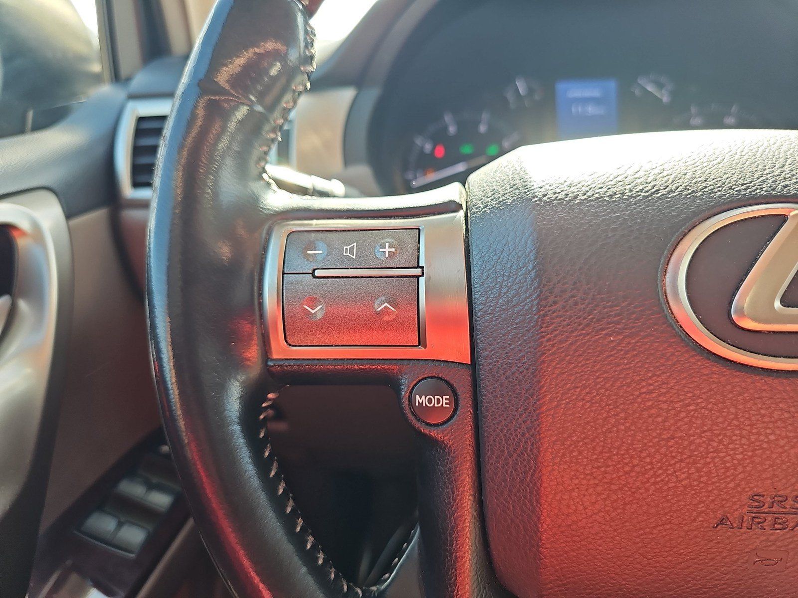 Used 2015 Lexus GX 460 w/ Premium Package AWD/4WD image 14