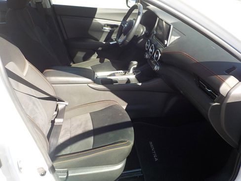 Used 2022 Nissan Sentra SR w/ Electronics Package image 15