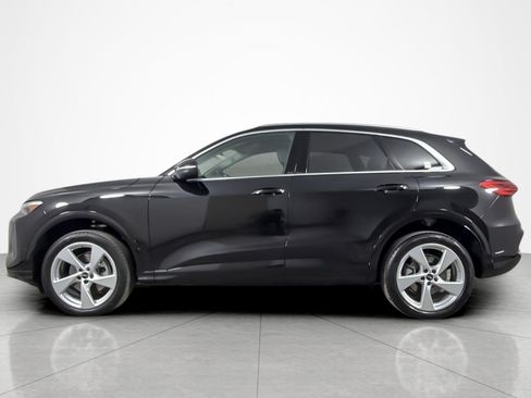 Used 2025 Audi Q5 Premium Plus w/ Premium Plus AWD/4WD image 2