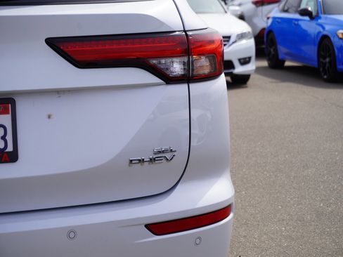 Used 2024 Mitsubishi Outlander SEL image 12