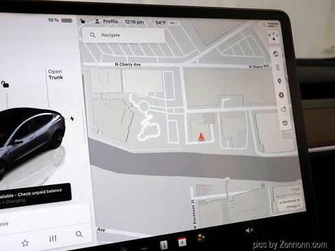 Used 2023 Tesla Model 3 Standard Range image 18