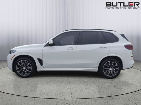 Used 2024 BMW X5 xDrive40i w/ M Sport Package AWD/4WD image 3