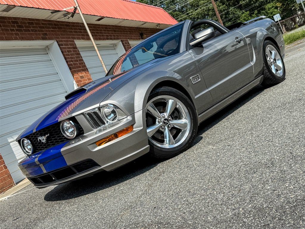 Used 2008 Ford Mustang GT RWD image 8
