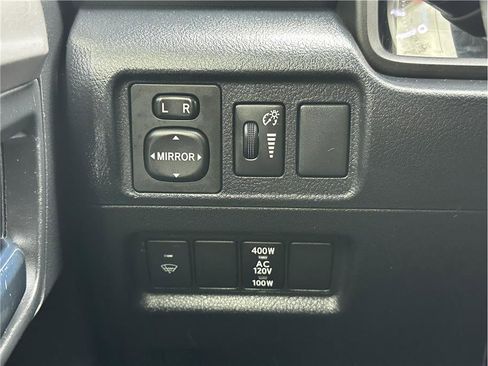 Used 2017 Toyota 4Runner SR5 Premium AWD/4WD image 28