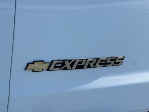 Used 2025 Chevrolet Express 2500 w/ Driver Convenience Package RWD image 26