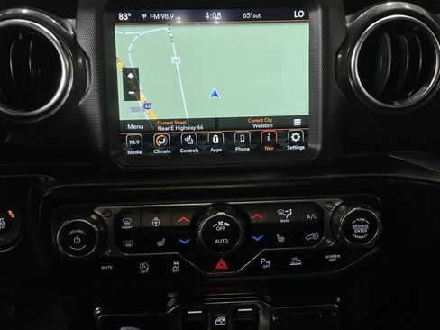 Used 2022 Jeep Wrangler Unlimited Sahara image 16