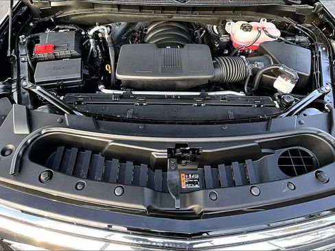 New 2025 Chevrolet Suburban Premier image 10