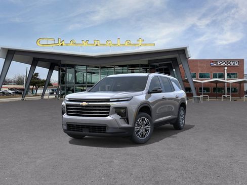New 2026 Chevrolet Traverse LT w/ Driver Confidence Package image 8