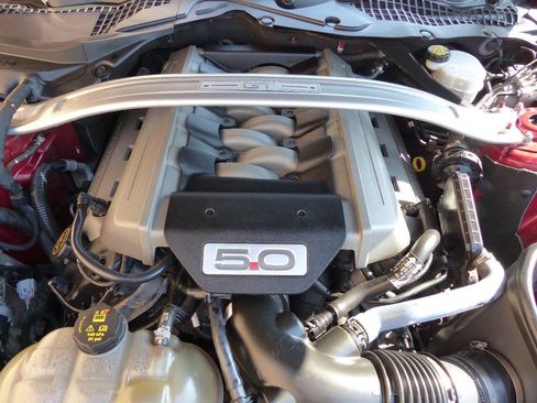 Used 2017 Ford Mustang GT Premium RWD image 18