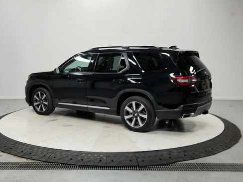 Used 2025 Honda Pilot Elite image 6