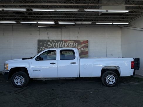Used 2010 Chevrolet Silverado 2500 W/T image 2