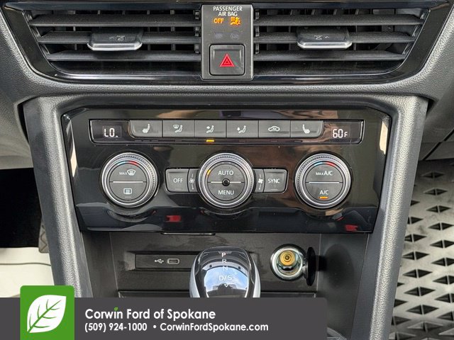 Used 2024 Volkswagen Taos SE w/ Panoramic Sunroof Package FWD image 29