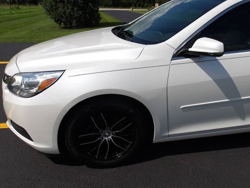 Used 2015 Chevrolet Malibu LT FWD image 30