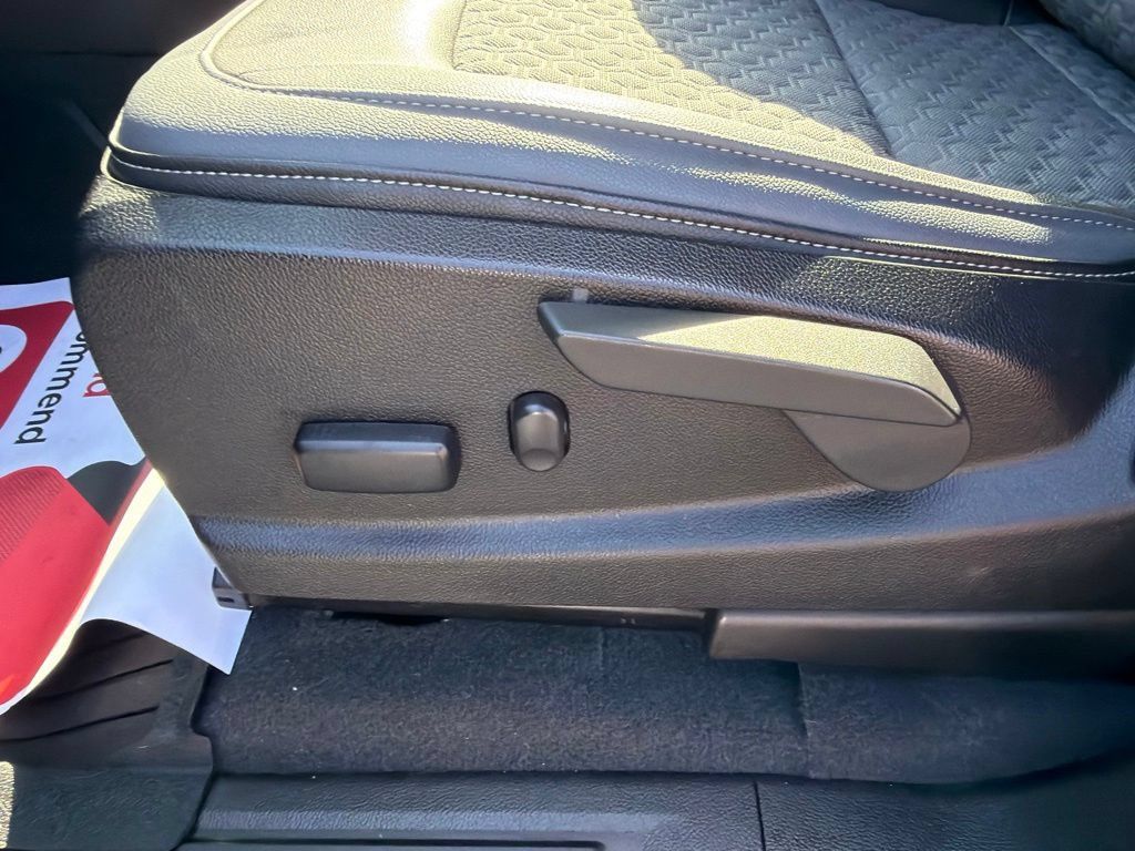 Used 2019 Chevrolet Colorado Z71 AWD/4WD image 18