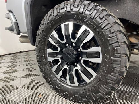 Used 2025 GMC Sierra 2500 Denali Ultimate w/ Max Trailering Package image 12