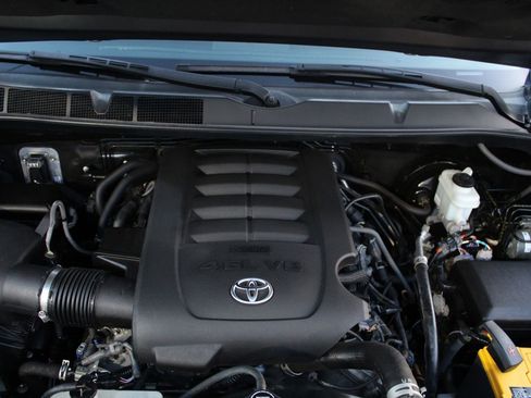 Used 2018 Toyota Tundra SR5 RWD image 27