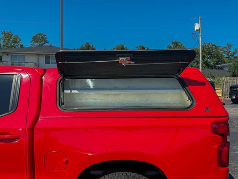 Used 2022 Chevrolet Silverado 1500 RST w/ Z71 Off-Road Package AWD/4WD image 8
