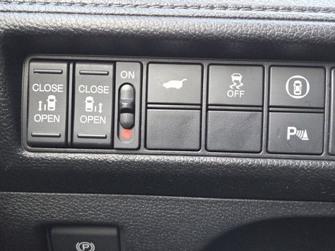 Used 2023 Honda Odyssey Touring image 32