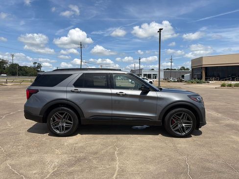 Certified 2025 Ford Explorer ST-Line w/ ST-Line Street Pack AWD/4WD image 8