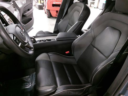 Used 2022 Volvo XC60 B6 R-Design w/ Advanced Package image 16