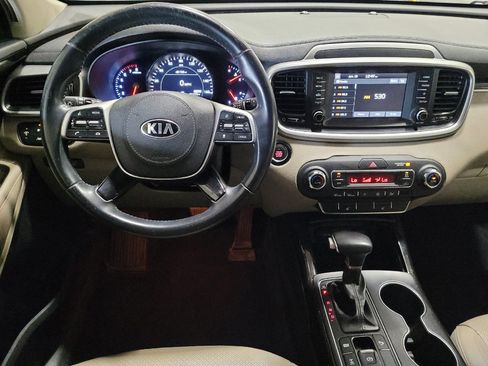 Used 2020 Kia Sorento EX AWD/4WD image 22
