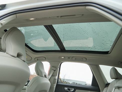 New 2026 Volvo XC60 B5 Ultra w/ Protection Package Premier image 21