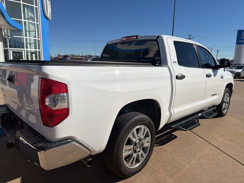 Used 2018 Toyota Tundra SR5 w/ SR5 Upgrade Package image 14