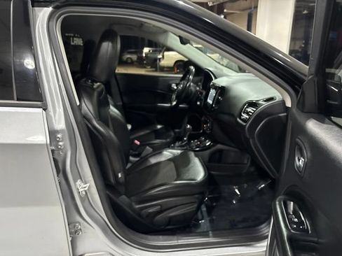 Used 2020 Jeep Compass Latitude AWD/4WD image 40