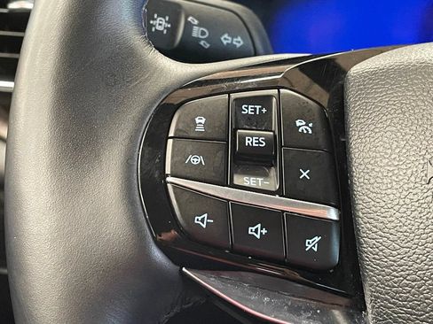 Used 2023 Ford Explorer Platinum w/ Technology Package AWD/4WD image 33