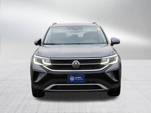 Certified 2022 Volkswagen Taos SEL image 2