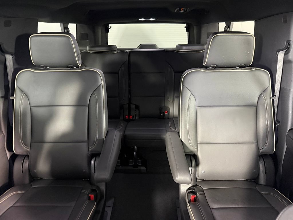 Used 2026 Chevrolet Suburban Premier AWD/4WD image 16