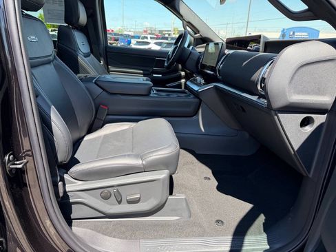 Used 2025 Ford Expedition Platinum w/ Stealth Performance Package AWD/4WD image 47