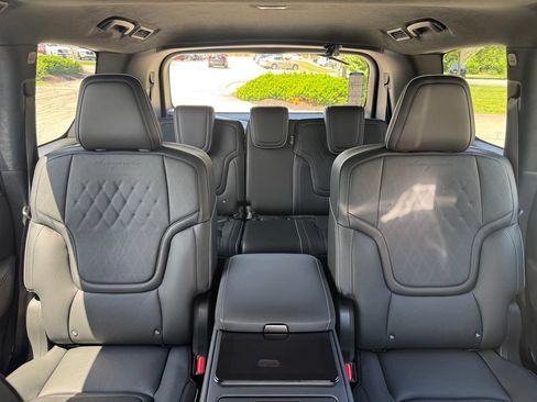 New 2026 INFINITI QX80 Autograph w/ Premium Cargo Package AWD/4WD image 24