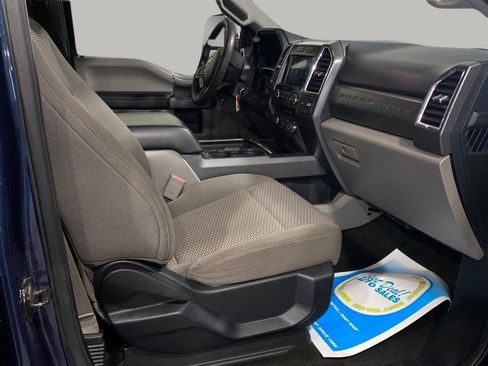Used 2017 Ford F250 XLT w/ XLT Premium Package AWD/4WD image 29