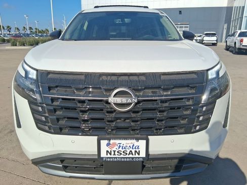 New 2026 Nissan Pathfinder Platinum w/ Cargo Package FWD image 2