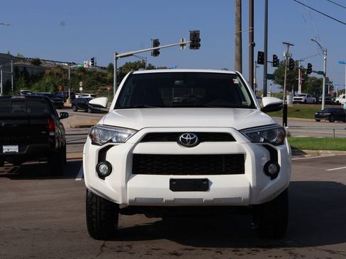 Used 2018 Toyota 4Runner SR5 Premium AWD/4WD image 2
