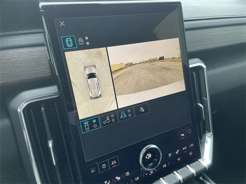 Used 2025 GMC Acadia Denali w/ Super Cruise Package image 22