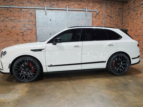Used 2022 Bentley Bentayga AWD/4WD image 9