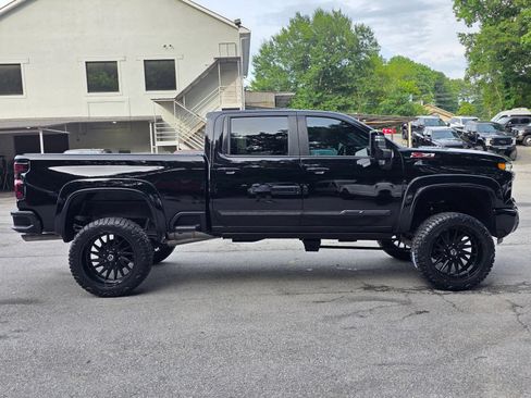 Used 2024 Chevrolet Silverado 2500 Custom w/ Custom Value Package AWD/4WD image 8