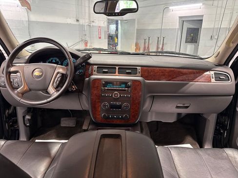 Used 2011 Chevrolet Avalanche LT w/ Regional Value Package AWD/4WD image 33