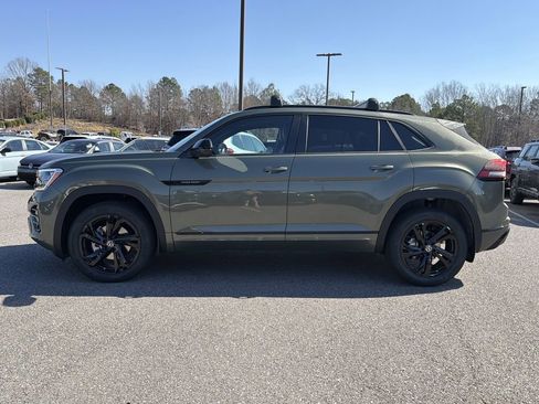 New 2026 Volkswagen Atlas Cross Sport SEL R-Line image 2