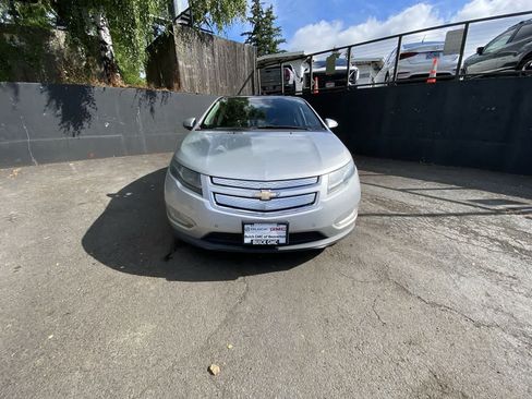 Used 2012 Chevrolet Volt Premium w/ Premium Trim Package FWD image 9