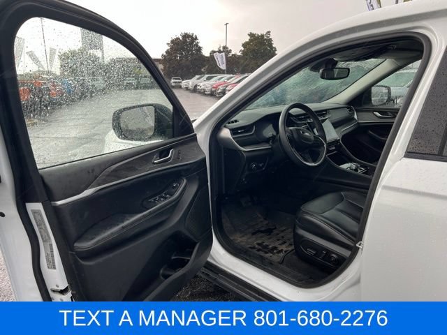 Used 2023 Jeep Grand Cherokee L Limited AWD/4WD image 14