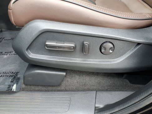 Used 2023 Honda Pilot Elite image 18