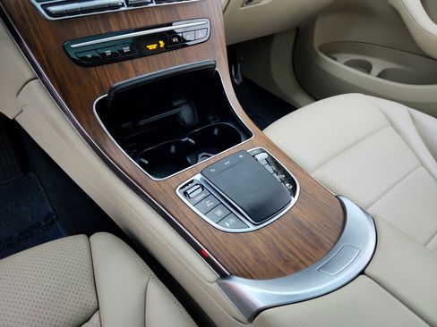 Certified 2022 Mercedes-Benz GLC 300 image 21