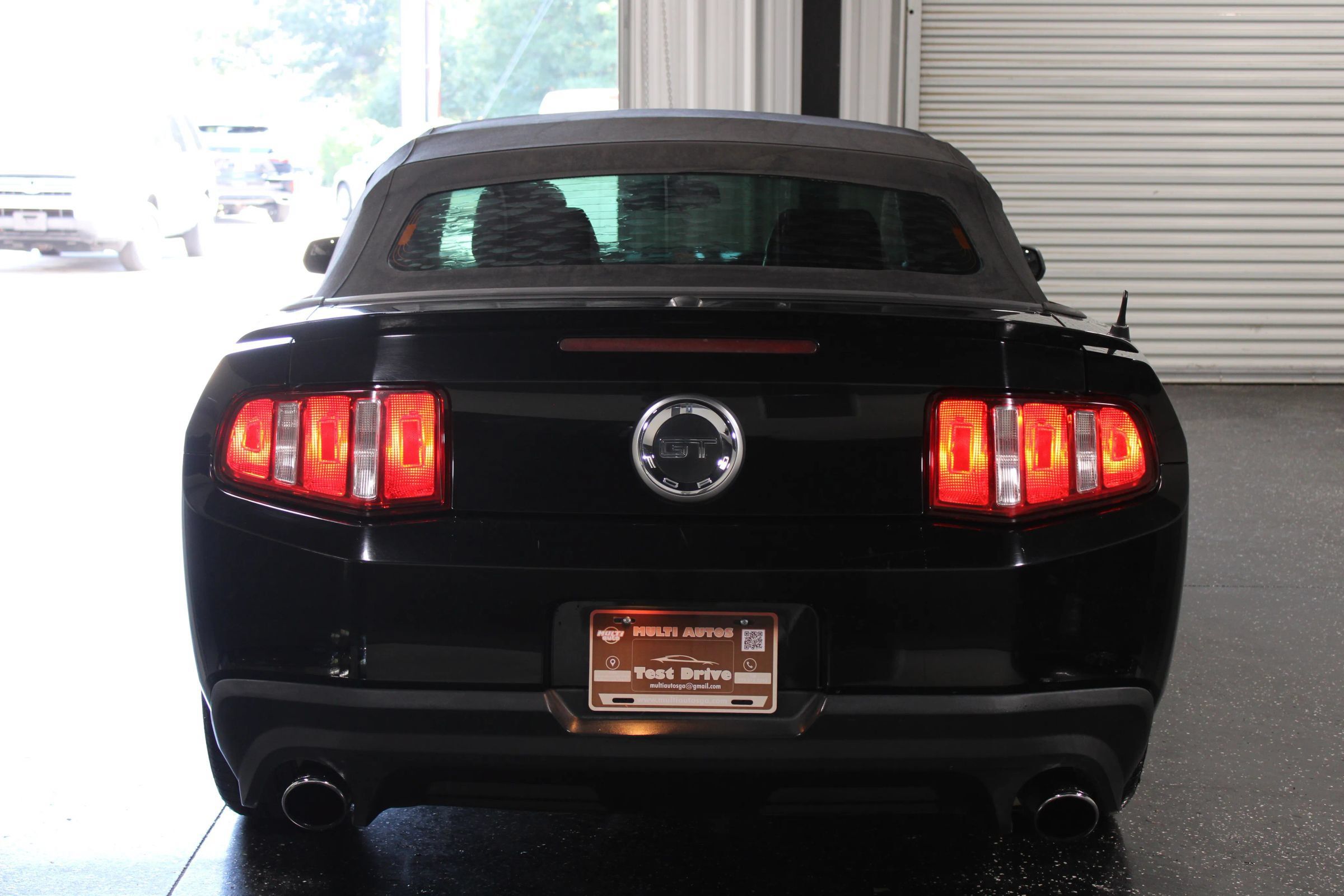 Used 2011 Ford Mustang GT Premium w/ Comfort Pkg RWD image 6