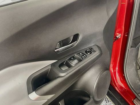 Used 2022 Nissan Kicks SR w/ Premium Package FWD image 18