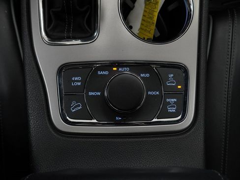 Used 2021 Jeep Grand Cherokee Overland image 41